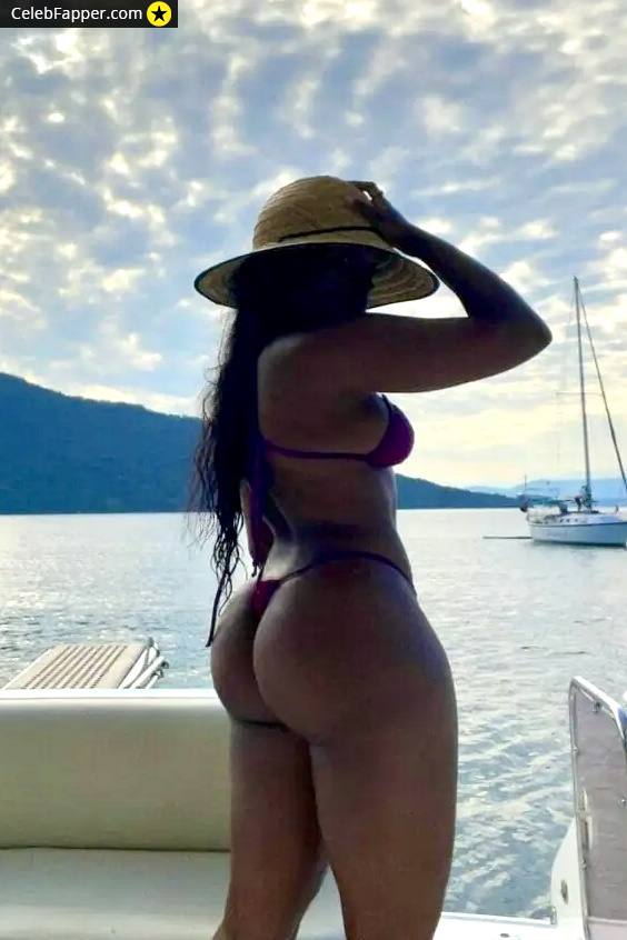 iza fap bunda bikini ass butt